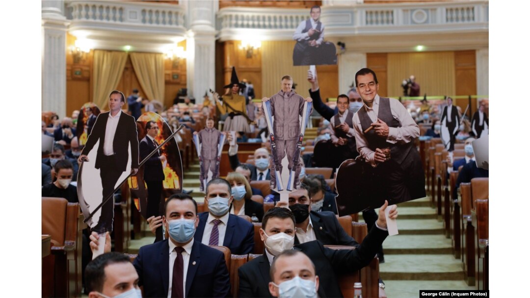 Protestul Opoziției la Ora Premierului