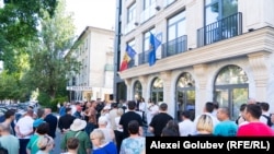Protest organizat de opoziție în fața ANRE în legătură cu scumpirea tarifelor pentru gazele naturale