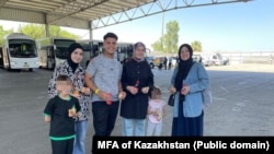 Газа секторынан эвакуацияланған қазақстандықтар. Қазақстан СІМ жариялаған сурет.