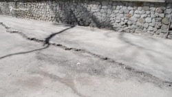 Дорога на Ай-Петри треснула из-за прорыва водопроводной трубы (видео)