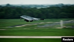 B-2 bombarder, arhivska fotografija.