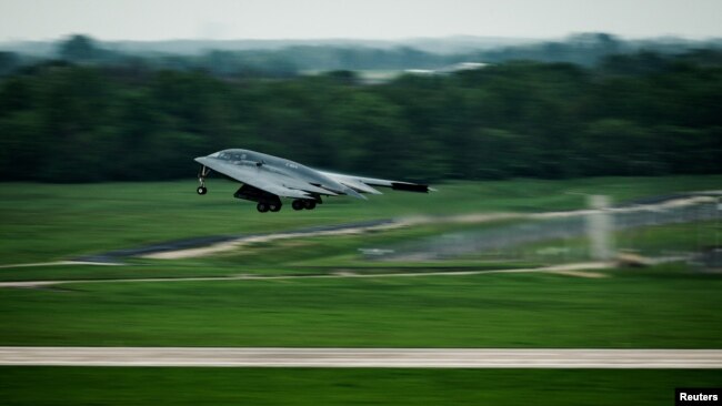 B-2 bombarder, arhivska fotografija.