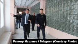 Ратмир Мавлиев (справа)