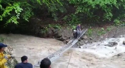 Scoaterea mașinii off-road de lângă Slănic Moldova