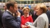 Ursula von der Leyen, Angela Merkel și Emmanuel Macron în timpul unui sumit de la Bruxelles, înainte de pandemia de coronavirus