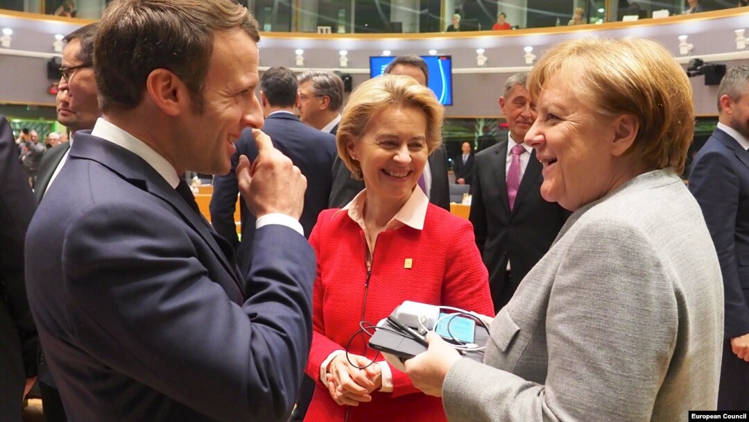 Emmanuel Macron, Ursula von der Leyen i Angela Merkel u Briselu