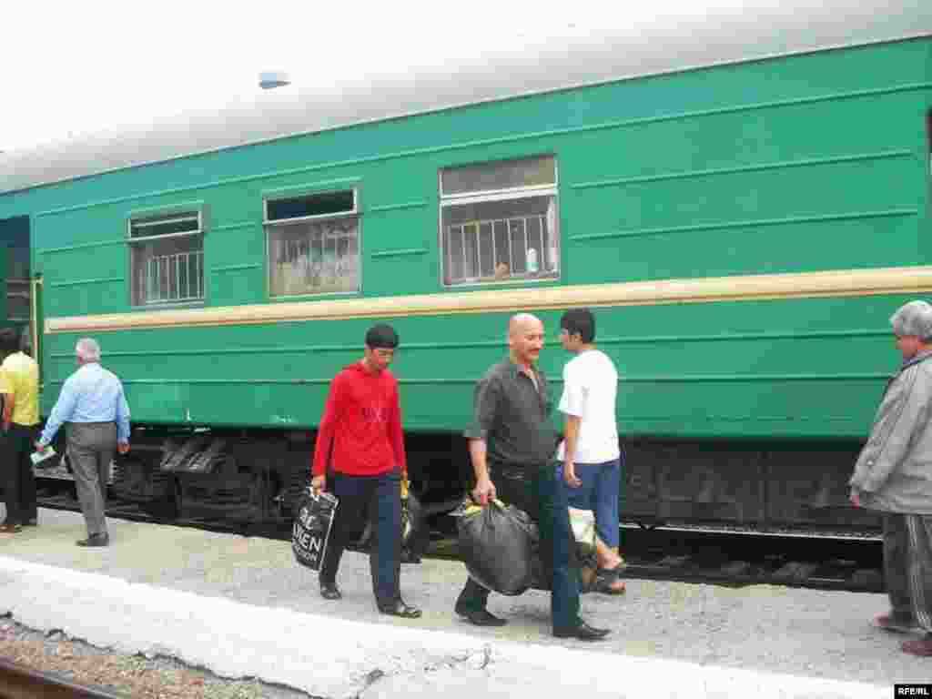 Муҳоҷирони корӣ бармегарданд #18