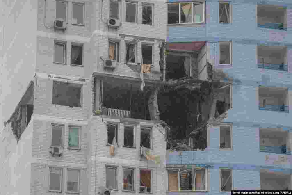 Ушкоджений будинок в Дарницькому районі станом на ранок