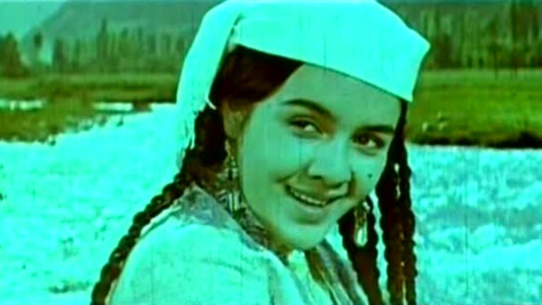 Porno talabalar imtihonlarini topshirishni nishonlamoqda