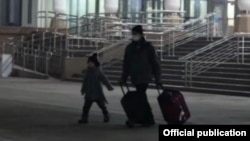 3 декабря Шухрат Джалилов и его сын Амаль вернулись в Ташкент. Фото с сайта Агентства по внешней трудовой миграции РУз.