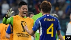 آرشیف - خوشحالی اعضای تیم ملی فوتبال جاپان پس از پیروزی در برابر جرمنی