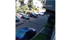 Прохожая на лету поймала младенца, выпавшего из окна