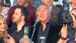 Мило Ѓукановиќ ја прославува изборната победа