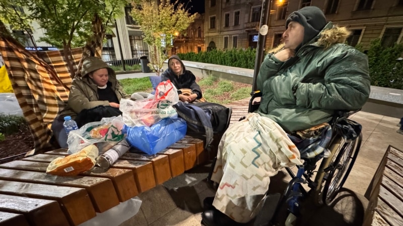 ერთი ღამე კანცელარიის წინ, დიუშენის სინდრომის მქონე ბავშვების მშობლებთან ერთად