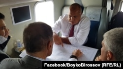 Бойко Борисов, саудитският министър и представители на "Аркад" летят над трасето на газопровода, 23 септември 2020 г.