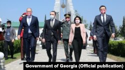 Министр обороны Грузии (слева), премьер-министр, президент и спикер парламента