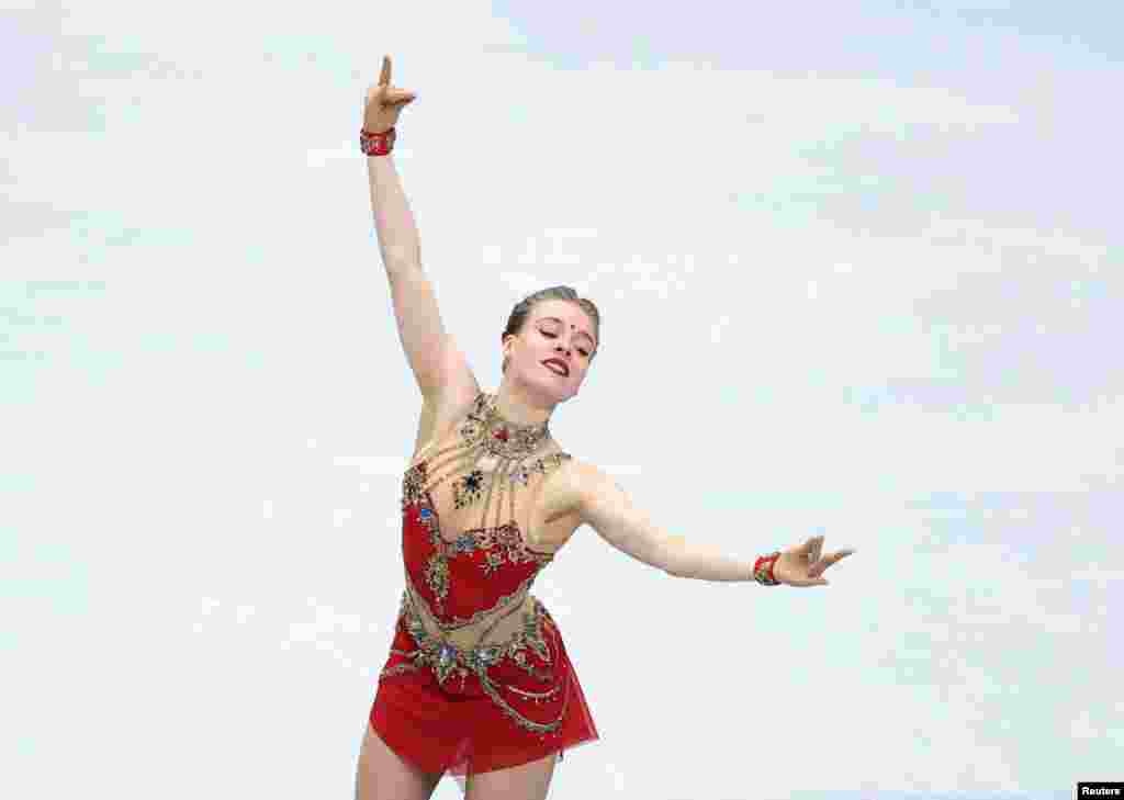 Фаворитом считалась бывшая россиянка Анастасия Губанова, в 2023 году выигравшая первое европейское золото в истории грузинского фигурного катания. Однако по итогам короткой программы она заняла 11-е место.