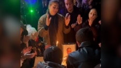 ایرانیان په لاریونونو کې د وژل شويو کسانو وير کوي
