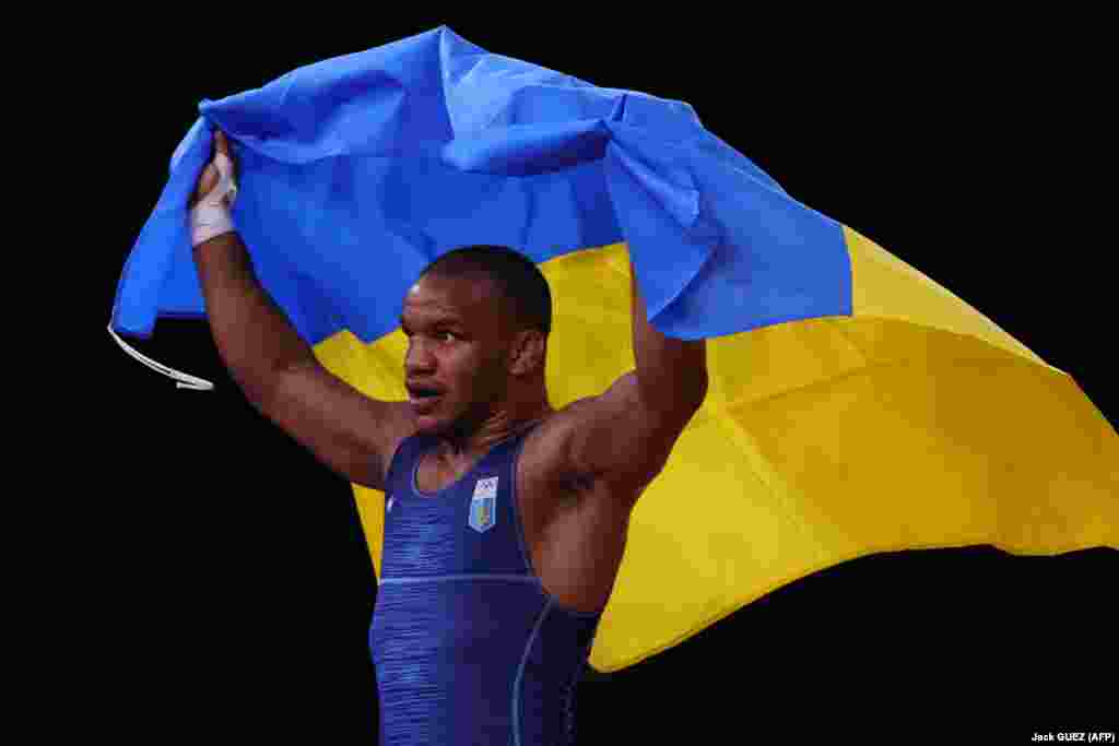 Ukraine&#39;s Zhan Beleniuk jubilates after defeating Hungary&#39;s Viktor Lorincz in their men&#39;s greco-roman 87kg wrestling final match during the Tokyo 2020 Olympic Games at the Makuhari Messe in Tokyo on August 4, 2021.&nbsp;Zhan Beleniuk took gold.