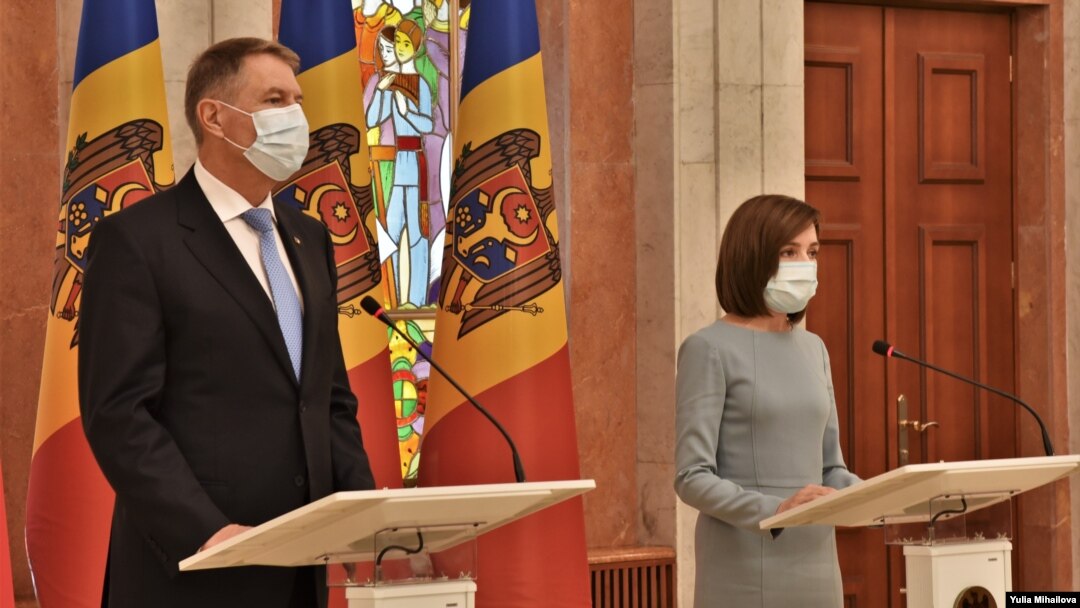 Președintele României, Klaus Iohannis, alături de președintele Republicii Moldova, Maia Sandu 