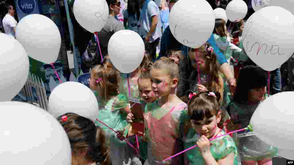 Kosovo, Priština, 01. juni 2012. Foto: AFP / Armend Nimani 