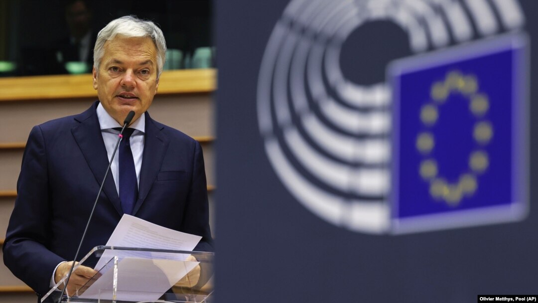 Comisarul european pentru justiție, Didier Reynders, vorbește în timpul unei sesiuni plenare în Parlamentul European din Bruxelles, 24 noiembrie 2020.