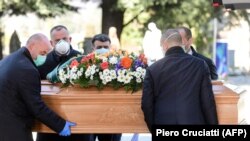 Похорон в Бергамо, Італія