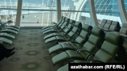 Aşgabat. Howa menziliniň garaşylýan otagy