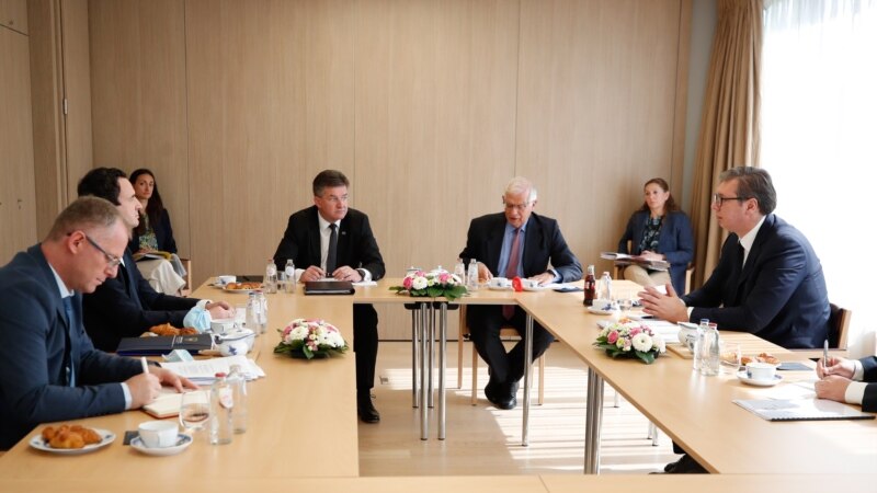 Kurti dhe Vuçiq takohen në Bruksel më 27 shkurt