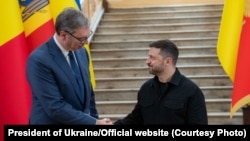 Președintele Ucrainei, Volodimir Zelenski, și președintele Serbiei, Aleksandar Vučić, la Summitul Europa de Sud-Est, desfășurat la Odesa, pe 11 iunie 2025
