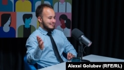 Nicholas Țurcanu, un tânăr transgen din R. Moldova și invitat al podcastului „Laboratorul Social”