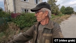 Житель поселка Покровское в Днепропетровской области. Скриншот с видео