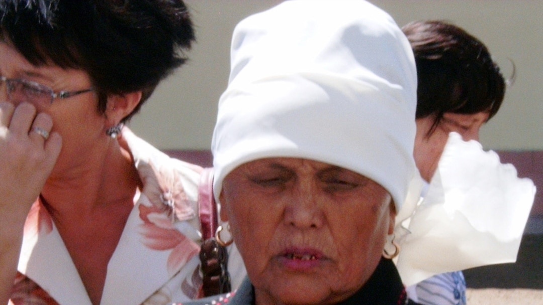 Жалаңаш фин әйелінің суреті