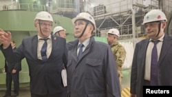 Russian President Vladimir Putin visits the Kursk-II nuclear power plant in the Kursk region during a surprise visit on May 21. 