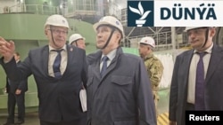 Russiýanyň prezidenti Wladimir Putin Kurska eden garaşylmadyk saparynyň dowamynda ýadro elektrik stansiýasyna baryp gördi.