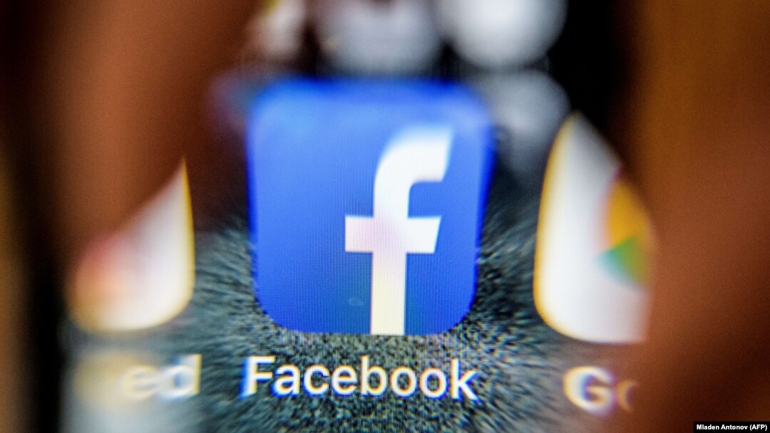 FTC je počeo istragu Facebooka u martu 2018. posle izveštaja da je Kembridž analitika imala pristup podacima destina miliona korisnika te društvene mreže