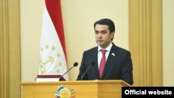 Син президента Рахмона, Рустам Емомалі