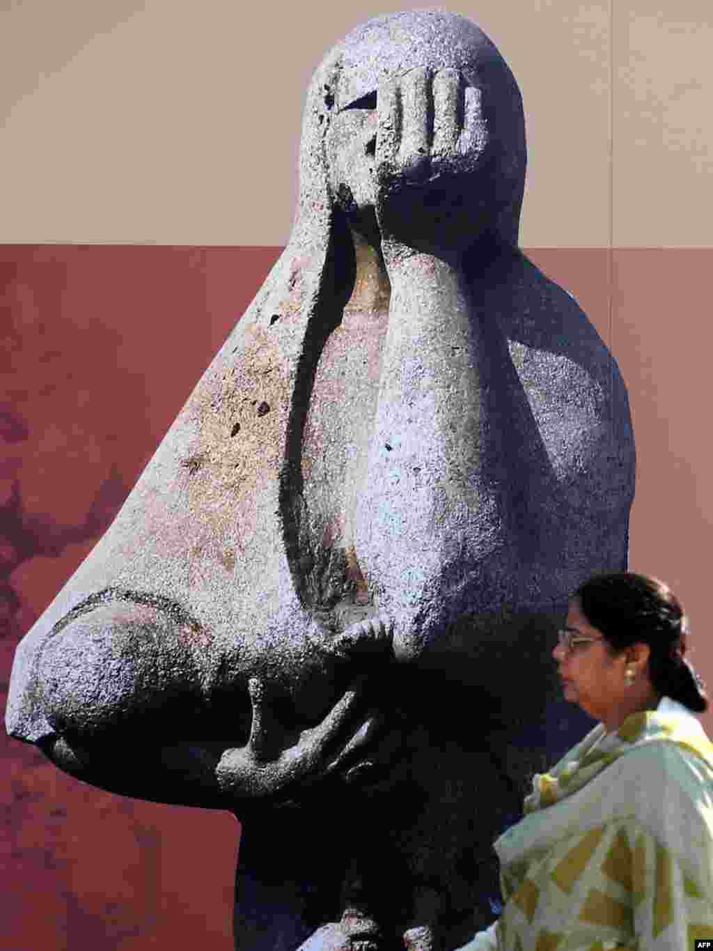 Памінальная цырымонія ў Індыі. 25 гадоў таму ў выніку ўцечкі газу на хімзаводзе ў Бхапале загінулі тысячы чалавек