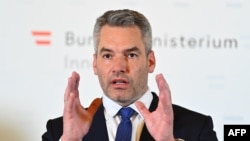 Karl Nehammer, cancelarul Austriei, susține că motivele pentru care Viena a respins în 2022 aderarea la spațiul Schengen a României și Bulgariei sunt valabile și în prezent. 