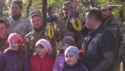 Учні Новотошківської школи привітали бійців зі святом підковами (відео)