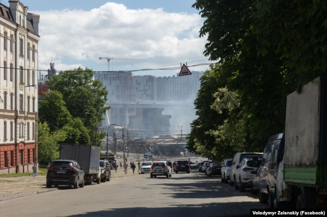 Київ димить після російських ударів. 24 травня 2026 року