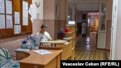 Potrivit Companiei Naționale de Asigurări în Medicină, o eventuală reducere a cotei contribuției de asigurare obligatorie de asistență medicală în formă procentuală poate afecta sustenabilitatea financiară a sistemului de sănătate pe termen mediu și lung.