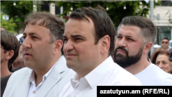 «Ուժեղ Հայաստան»-ի ընտրական ցուցակը գլխավորող Նարեկ Կարապետյանը քարոզարշավի ժամանակ, մայիս, 2026թ.