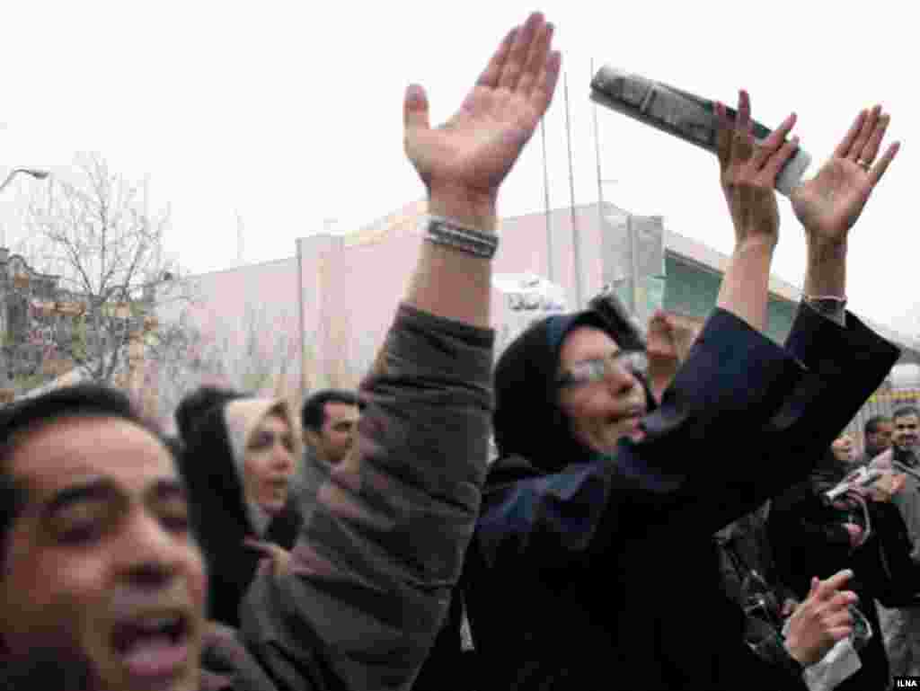 Iran, Teachers are protesting in front of palriments, 03/06/2007