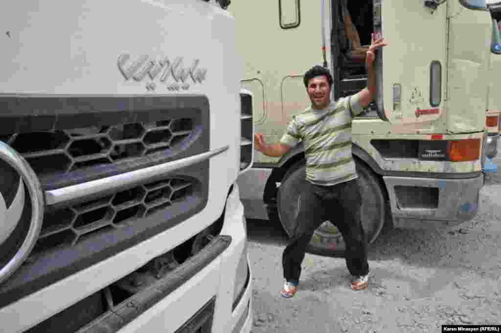 Armenia -- Iranian truck-drivers in Armenia, 24Aug2012