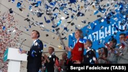 Алексей Навальный на собрании своих сторонников во время выдвижения, 24 декабря 2017 года