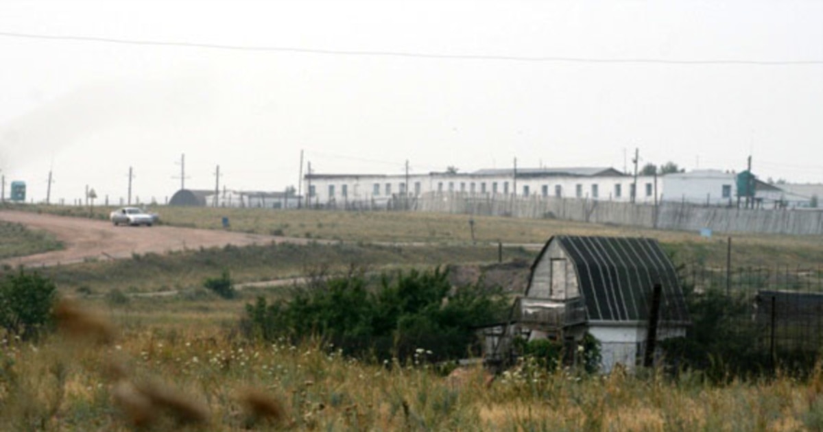 ВКонтакте желісіндегі орыс әйелдерінің порносы Ол оның есегіне саусағын тығып, оны сиқытты.