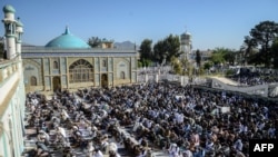 د کندهار په خرقې شریف کې خلکو د مارچ پر ۱۹مه د کوچني اختر لمونځ وکړ. 