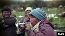 По данным общественной организации «Ночлежка», только в Петербурге около 54 тысяч человек без определенного места жительства, всего в России около 4,5 миллионов бездомных