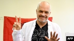 Edi Rama pasi votoi në zgjedhjet e së dielës